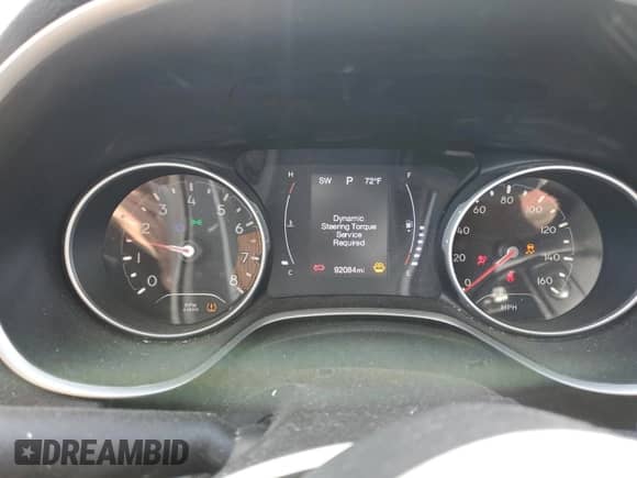 2018 Jeep Compass Latitude z VIN 3C4NJDBB8JT354863, wystawiony jako Copart lot #85850875 z przebiegiem 92 084 mil mil oraz Szkoda całkowita • Salvage title. Historia ofert i sprzedaży dostępna na DreamBid. Obrazek 9.