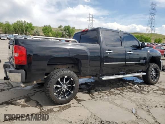 2008 Chevrolet Silverado 2500HD LTZ с VIN 1GCHK23K68F127866, выставлен на аукционе Copart как лот 58384995 с пробегом 313 635 миль миль и Списание • Salvage title. История ставок и продаж доступна на DreamBid. Изображение 3.