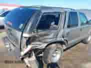 2002 Chevrolet Blazer LS с VIN 1GNCS13W12K107604, выставлен на аукционе IAAI как лот 40459304 с пробегом 194 060 миль миль и . История ставок и продаж доступна на DreamBid. Изображение 6.