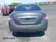 2014 Nissan Maxima S z VIN 1N4AA5AP4EC905900, wystawiony jako IAAI lot #43124050 z przebiegiem 115 628 mil mil oraz . Historia ofert i sprzedaży dostępna na DreamBid. Obrazek 14.