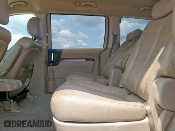 2007 Hyundai Entourage GLS with VIN KNDMC233376033298, listed as a Copart auction lot 68166895 with 154,725 mi miles and Salvage title. Bid and sale history available at DreamBid. Image 11.