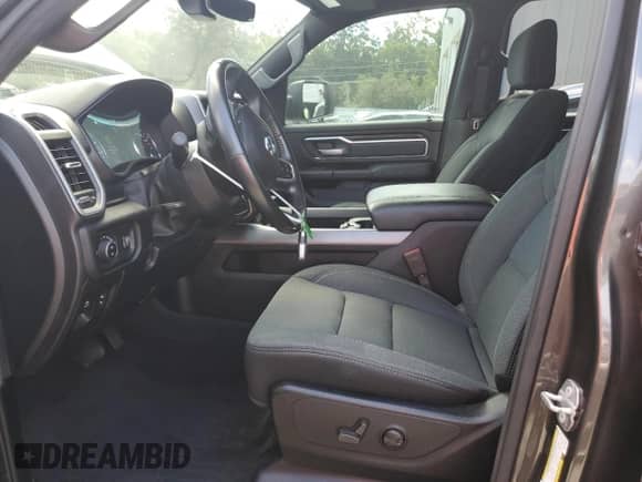 2022 Ram 1500 Big Horn z VIN 1C6RREFT9NN277680, wystawiony jako Copart lot #71623015 z przebiegiem 20 303 mil mil oraz Szkoda całkowita • Salvage title. Historia ofert i sprzedaży dostępna na DreamBid. Obrazek 7.