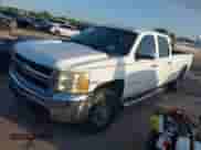 2008 Chevrolet Silverado 2500HD 1LT с VIN 1GCHC23K58F142548, выставлен на аукционе IAAI как лот 42735355 с пробегом 190 119 миль миль и . История ставок и продаж доступна на DreamBid. Изображение 17.