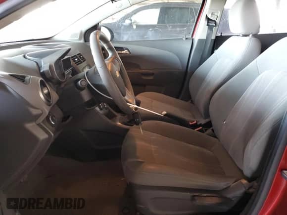 2012 Chevrolet Sonic LT z VIN 1G1JD6SH1C4170016, wystawiony jako Copart lot #77184494 z przebiegiem 127 311 mil mil oraz Czysty tytuł • Clean title. Historia ofert i sprzedaży dostępna na DreamBid. Obrazek 7.