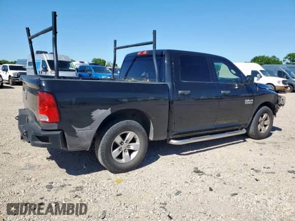 2018 Ram 1500 Tradesman z VIN 3C6RR6KG2JG225504, wystawiony jako Copart lot #56739575 z przebiegiem 137 272 mil mil oraz Szkoda całkowita • Salvage title. Historia ofert i sprzedaży dostępna na DreamBid. Obrazek 3.
