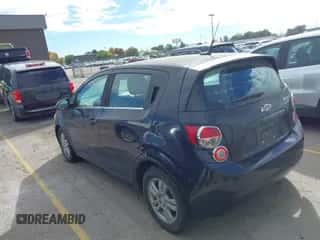 2014 Chevrolet Sonic LT с VIN 1G1JC6SH4E4101360, выставлен на аукционе IAAI как лот 43362709 с пробегом 164 771 миль миль и . История ставок и продаж доступна на DreamBid. Изображение 3.