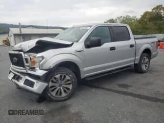 2018 Ford F-150 XLT z VIN 1FTEW1EP0JFA54462, wystawiony jako Copart lot #84023205 z przebiegiem 70 194 mil mil oraz Szkoda całkowita • Salvage title. Historia ofert i sprzedaży dostępna na DreamBid. Obrazek 1.