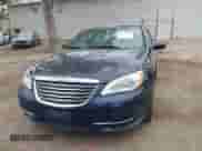 2014 Chrysler 200 LX с VIN 1C3CCBAG1EN149799, выставлен на аукционе IAAI как лот 42078955 с пробегом 167 115 миль миль и . История ставок и продаж доступна на DreamBid. Изображение 6.