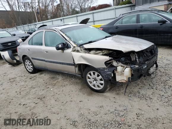 2001 Volvo S60 с VIN YV1RS61R112068583, выставлен на аукционе Copart как лот 81700044 с пробегом Не указан миль и Чистый • Clean title. История ставок и продаж доступна на DreamBid. Изображение 4.