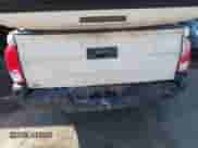 2017 Toyota Tacoma SR z VIN 5TFRX5GN0HX089346, wystawiony jako IAAI lot #43344065 z przebiegiem 227 719 mil mil oraz . Historia ofert i sprzedaży dostępna na DreamBid. Obrazek 15.