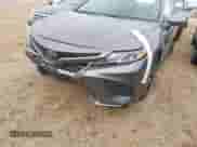 2020 Toyota Camry SE z VIN 4T1G11AK0LU510066, wystawiony jako IAAI lot #43169363 z przebiegiem 88 046 mil mil oraz . Historia ofert i sprzedaży dostępna na DreamBid. Obrazek 18.