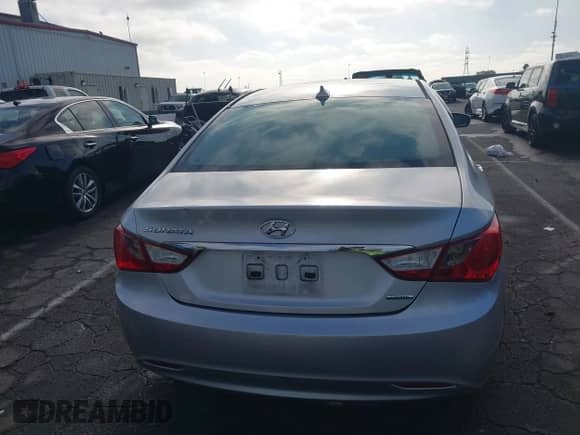 2013 Hyundai Sonata Limited с VIN 5NPEC4AC1DH608485, выставлен на аукционе IAAI как лот 42820469 с пробегом 103 219 миль миль и . История ставок и продаж доступна на DreamBid. Изображение 16.