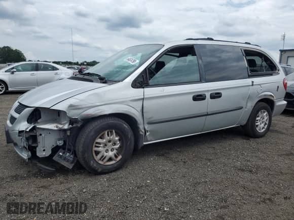 2004 Dodge Caravan SE with VIN 1D4GP24R44B514557, listed as a Copart auction lot 64624795 with 133,447 mi miles and Salvage title. Bid and sale history available at DreamBid. Image 1.