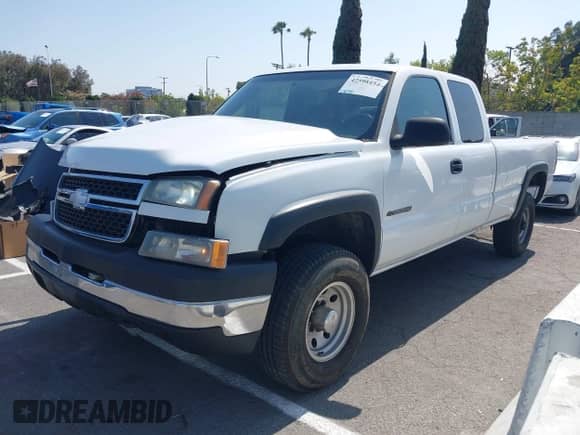 2007 Chevrolet Silverado 2500HD Work Truck с VIN 1GCHC29U47E156664, выставлен на аукционе IAAI как лот 42598454 с пробегом 271 132 миль миль и . История ставок и продаж доступна на DreamBid. Изображение 20.