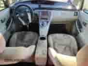 2014 Toyota Prius Four z VIN JTDKN3DU4E1794639, wystawiony jako Copart lot #89492385 z przebiegiem 203 357 mil mil oraz Czysty tytuł • Clean title. Historia ofert i sprzedaży dostępna na DreamBid. Obrazek 8.