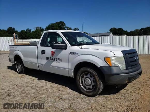 2010 Ford F-150 XL с VIN 1FTMF1C89AKE36276, выставлен на аукционе Copart как лот 67572345 с пробегом 269 900 миль миль и Чистый • Clean title. История ставок и продаж доступна на DreamBid. Изображение 13.