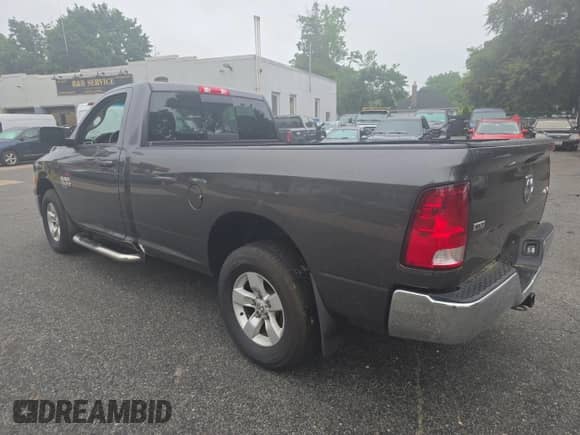 2021 Ram 1500 z VIN 3C6JR7EGXMG518313, wystawiony jako Copart lot #61661925 z przebiegiem 194 873 mil mil oraz Czysty tytuł • Clean title. Historia ofert i sprzedaży dostępna na DreamBid. Obrazek 3.