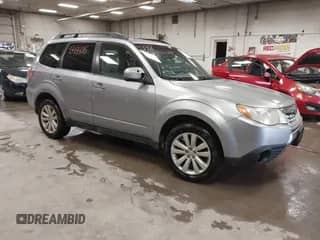 2011 Subaru Forester X Premium z VIN JF2SHADCXBH705048, wystawiony jako IAAI lot #43485015 z przebiegiem 219 578 mil mil oraz . Historia ofert i sprzedaży dostępna na DreamBid. Obrazek 1.