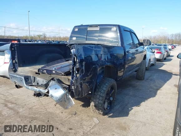 2013 Ram 1500 Big Horn z VIN 1C6RR7LT9DS703805, wystawiony jako IAAI lot #42028176 z przebiegiem 144 818 mil mil oraz . Historia ofert i sprzedaży dostępna na DreamBid. Obrazek 4.