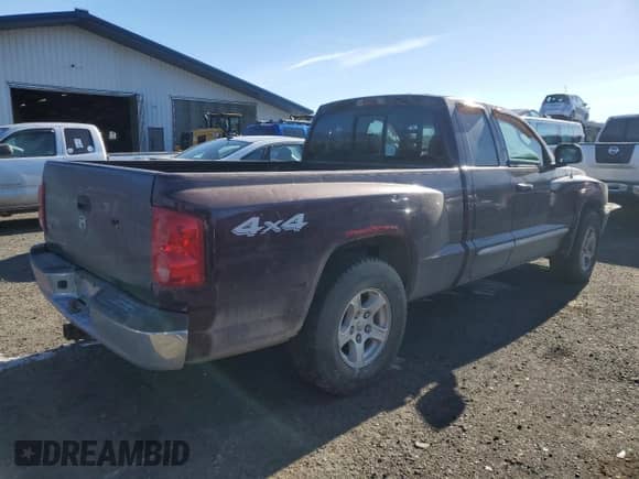 2005 Dodge Dakota с VIN 1D7HW52N95S136829, выставлен на аукционе Copart как лот 43948385 с пробегом 64 411 миль миль и Чистый • Clean title. История ставок и продаж доступна на DreamBid. Изображение 3.