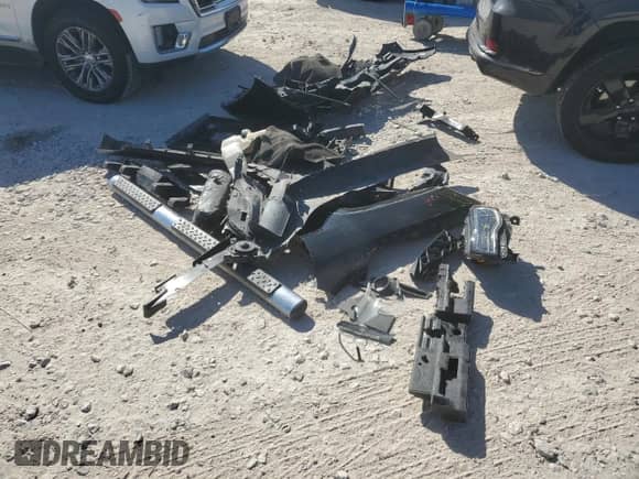 2016 Jeep Grand Cherokee Overland with VIN 1C4RJFCG0GC443824, listed as a Copart auction lot 82598385 with 92,696 mi miles and Salvage title. Bid and sale history available at DreamBid. Image 13.