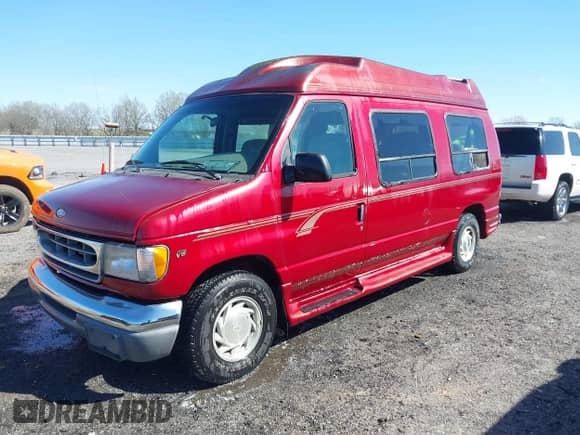 2000 Ford Econoline Cargo Recreational with VIN 1FDRE14L8YHA89232, listed as a IAAI auction lot 41850760 with 105,001 mi miles and . Bid and sale history available at DreamBid. Image 2.