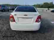 2016 Chevrolet Sonic LS с VIN 1G1JA5SH3G4116743, выставлен на аукционе Copart как лот 65826325 с пробегом 81 488 миль миль и Списание • Salvage title. История ставок и продаж доступна на DreamBid. Изображение 6.