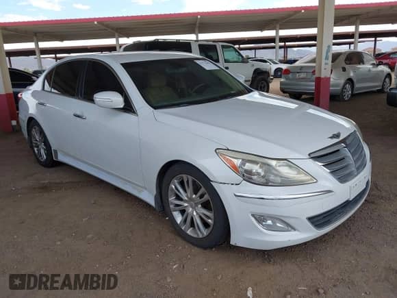 2013 Hyundai Genesis 3.8L z VIN KMHGC4DD9DU250924, wystawiony jako IAAI lot #43272385 z przebiegiem 155 693 mil mil oraz . Historia ofert i sprzedaży dostępna na DreamBid. Obrazek 1.
