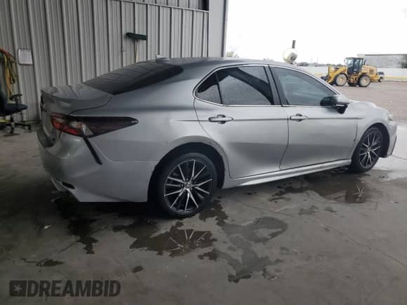 2022 Toyota Camry SE z VIN 4T1G11AK1NU712370, wystawiony jako Copart lot #86229765 z przebiegiem 104 657 mil mil oraz Szkoda całkowita • Salvage title. Historia ofert i sprzedaży dostępna na DreamBid. Obrazek 3.