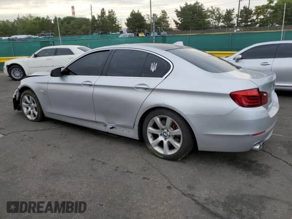 2011 BMW 5 Series 550i xDrive с VIN WBAFU9C57BC784461, выставлен на аукционе Copart как лот 67832335 с пробегом 180 291 миль миль и Списание • Salvage title. История ставок и продаж доступна на DreamBid. Изображение 2.