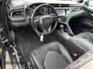 2019 Toyota Camry SE z VIN 4T1B11HK0KU207285, wystawiony jako Copart lot #82714065 z przebiegiem 57 939 mil mil oraz Szkoda całkowita • Salvage title. Historia ofert i sprzedaży dostępna na DreamBid. Obrazek 8.