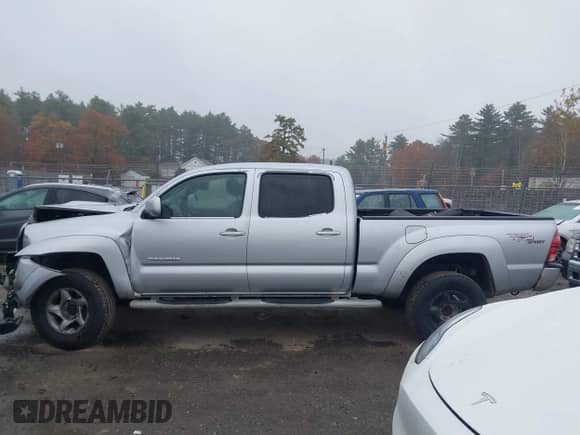 2005 Toyota Tacoma с VIN 5TEMU52N75Z075927, выставлен на аукционе IAAI как лот 43461118 с пробегом 212 806 миль миль и . История ставок и продаж доступна на DreamBid. Изображение 14.