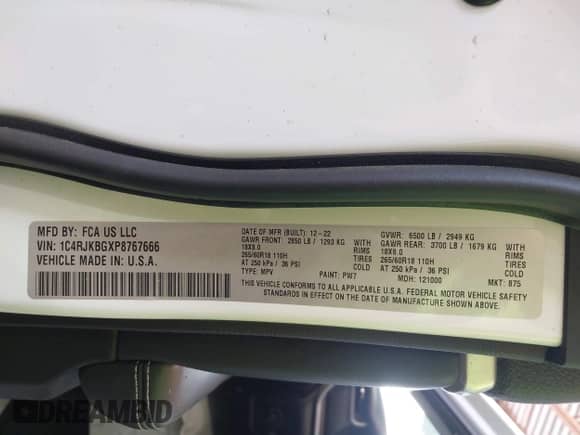 2023 Jeep Grand Cherokee Limited z VIN 1C4RJKBGXP8767666, wystawiony jako IAAI lot #42364044 z przebiegiem 22 631 mil mil oraz . Historia ofert i sprzedaży dostępna na DreamBid. Obrazek 9.