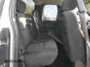2013 GMC Sierra 1500 SLE z VIN 1GTR2VE78DZ265349, wystawiony jako Copart lot #89859005 z przebiegiem 157 185 mil mil oraz Czysty tytuł • Clean title. Historia ofert i sprzedaży dostępna na DreamBid. Obrazek 10.