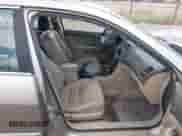 2006 Honda Accord with NAVI z VIN JHMCN36536C001068, wystawiony jako IAAI lot #40034392 z przebiegiem 323 442 mil mil oraz . Historia ofert i sprzedaży dostępna na DreamBid. Obrazek 5.