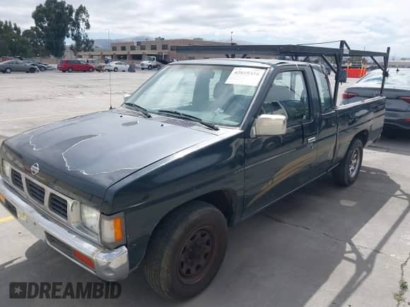 1994 Nissan Frontier XE z VIN 1N6SD16S7RC334417, wystawiony jako IAAI lot #42819354 z przebiegiem 298 438 mil mil oraz . Historia ofert i sprzedaży dostępna na DreamBid. Obrazek 6.