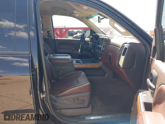 2014 Chevrolet Silverado 1500 High Country with VIN 3GCUKTEJ9EG423595, listed as a IAAI auction lot 43105592 with 153,368 mi miles and . Bid and sale history available at DreamBid. Image 5.