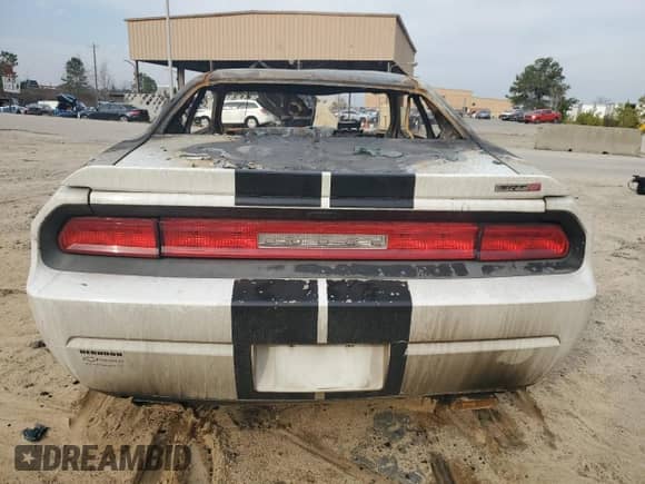 2012 Dodge Challenger SRT-8 392 с VIN 2C3CDYCJXCH123569, выставлен на аукционе Copart как лот 48527025 с пробегом Не указан миль и Списание • Salvage title. История ставок и продаж доступна на DreamBid. Изображение 6.