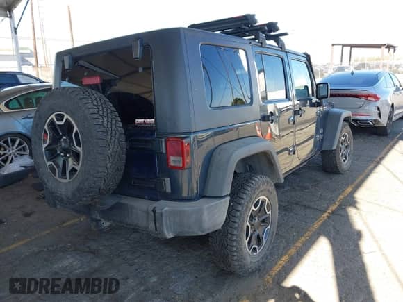 2007 Jeep Wrangler Unlimited X с VIN 1J4GA39187L129731, выставлен на аукционе IAAI как лот 43156120 с пробегом 168 193 миль миль и . История ставок и продаж доступна на DreamBid. Изображение 4.