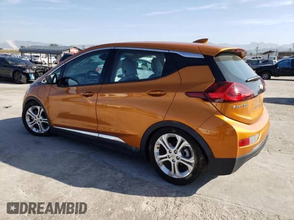2017 Chevrolet Bolt EV LT z VIN 1G1FW6S05H4187774, wystawiony jako Copart lot #45166843 z przebiegiem 54 750 mil mil oraz . Historia ofert i sprzedaży dostępna na DreamBid. Obrazek 2.