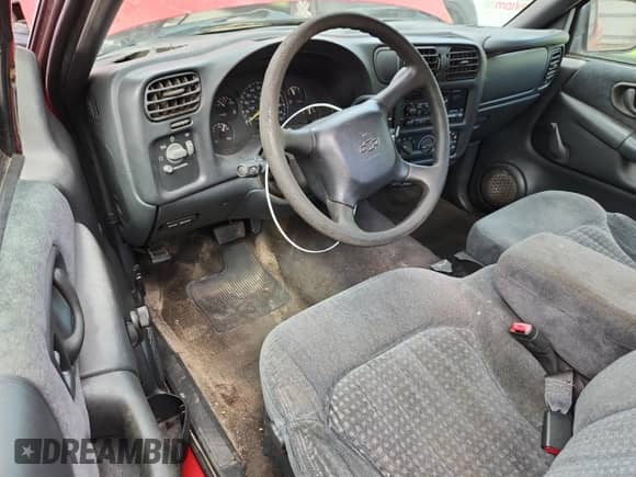 2000 Chevrolet S-10 с VIN 1GCCS1440YK132024, выставлен на аукционе Copart как лот 84399115 с пробегом 141 658 миль миль и Списание • Salvage title. История ставок и продаж доступна на DreamBid. Изображение 8.
