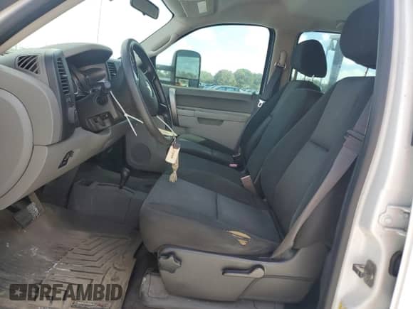 2014 Chevrolet Silverado 2500HD Work Truck z VIN 1GC1KVCG1EF103291, wystawiony jako Copart lot #44743835 z przebiegiem 227 142 mil mil oraz Szkoda całkowita • Salvage title. Historia ofert i sprzedaży dostępna na DreamBid. Obrazek 7.