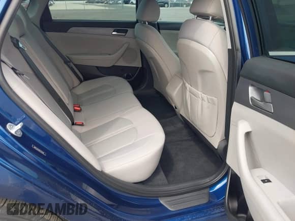 2019 Hyundai Sonata SE с VIN 5NPE24AF0KH751938, выставлен на аукционе IAAI как лот 43214367 с пробегом 61 930 миль миль и . История ставок и продаж доступна на DreamBid. Изображение 8.