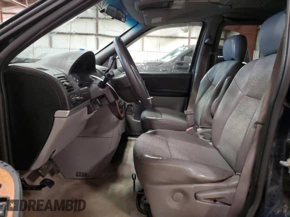 2007 Saturn Relay 2 with VIN 5GZDV03117D103663, listed as a Copart auction lot 82832584 with 149,832 mi miles and Clean title. Bid and sale history available at DreamBid. Image 7.