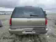 2000 Cadillac Escalade z VIN 1GYEK13RXYR103671, wystawiony jako Copart lot #48146125 z przebiegiem 271 195 mil mil oraz Szkoda całkowita • Salvage title. Historia ofert i sprzedaży dostępna na DreamBid. Obrazek 6.