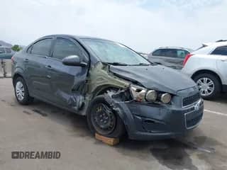 2013 Chevrolet Sonic LS с VIN 1G1JA5SH3D4218152, выставлен на аукционе IAAI как лот 42760398 с пробегом Не указан миль и . История ставок и продаж доступна на DreamBid. Изображение 1.