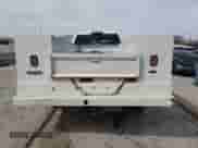 2017 Chevrolet Silverado 3500HD Work Truck z VIN 1GB4KYCY0HF118011, wystawiony jako Copart lot #49736105 z przebiegiem 230 882 mil mil oraz Szkoda całkowita • Salvage title. Historia ofert i sprzedaży dostępna na DreamBid. Obrazek 6.