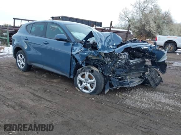 2023 Dodge Hornet GT z VIN ZACNDFAN4P3A02157, wystawiony jako IAAI lot #40727373 z przebiegiem Nie podano mil oraz . Historia ofert i sprzedaży dostępna na DreamBid. Obrazek 1.