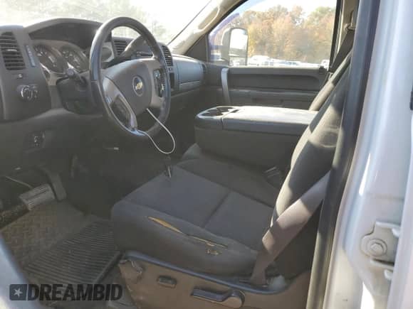 2011 Chevrolet Silverado 2500HD LT с VIN 1GC1KXC87BF209048, выставлен на аукционе Copart как лот 78809104 с пробегом 267 470 миль миль и Списание • Salvage title. История ставок и продаж доступна на DreamBid. Изображение 7.