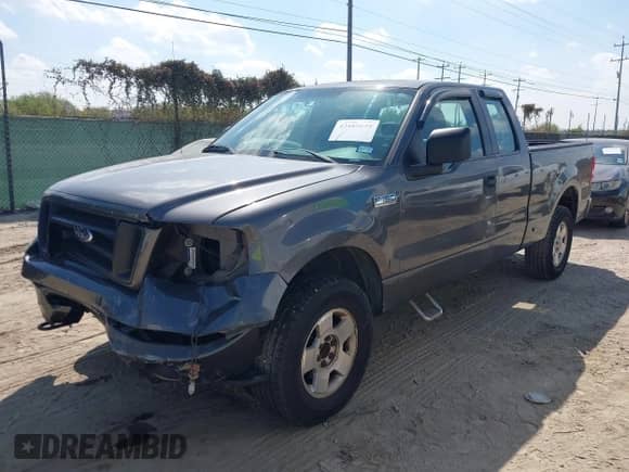 2006 Ford F-150 STX z VIN 1FTRX14W46KD80528, wystawiony jako IAAI lot #43485639 z przebiegiem 218 005 mil mil oraz . Historia ofert i sprzedaży dostępna na DreamBid. Obrazek 18.